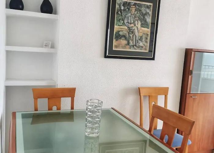 Primera Linea De Playa * 加的斯